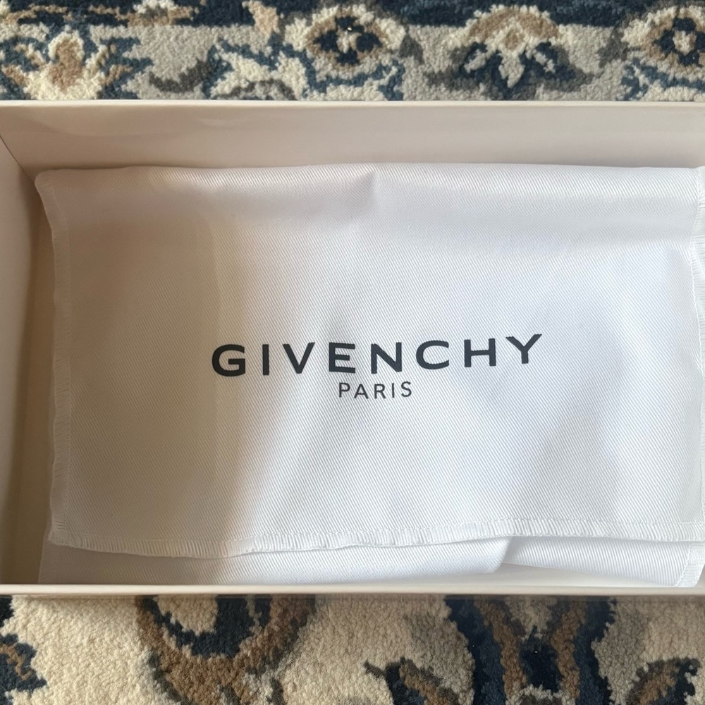 Givenchy Empty Box - Picture 2 of 5